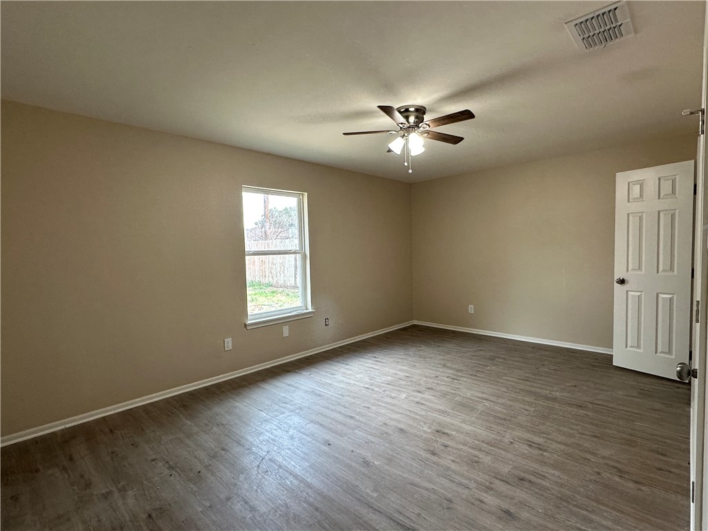 2718 Rockwood St Property Photo 10