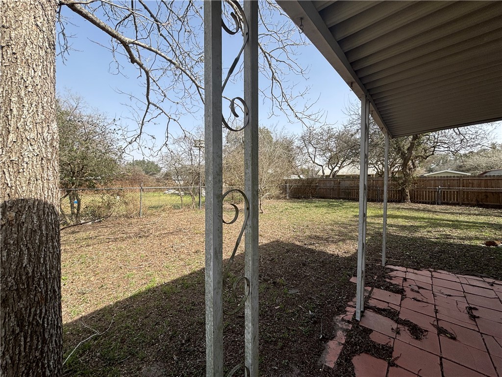 604 E Hutchinson Property Photo 15