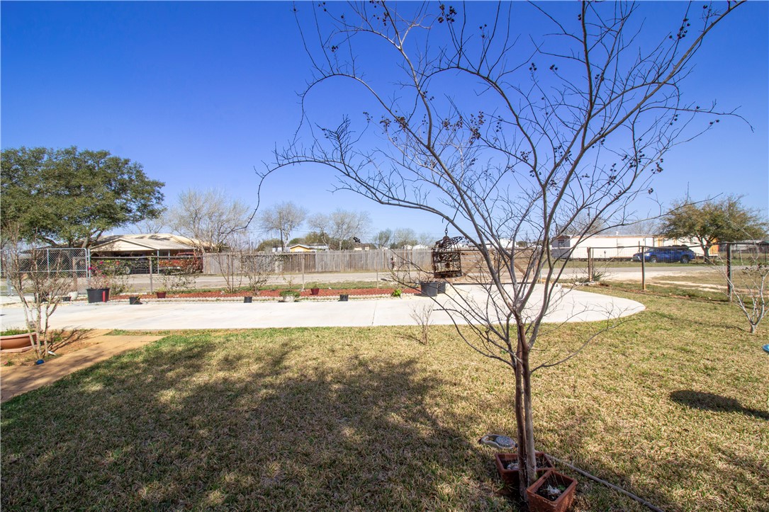 2319 Rudeloff St Property Photo 8