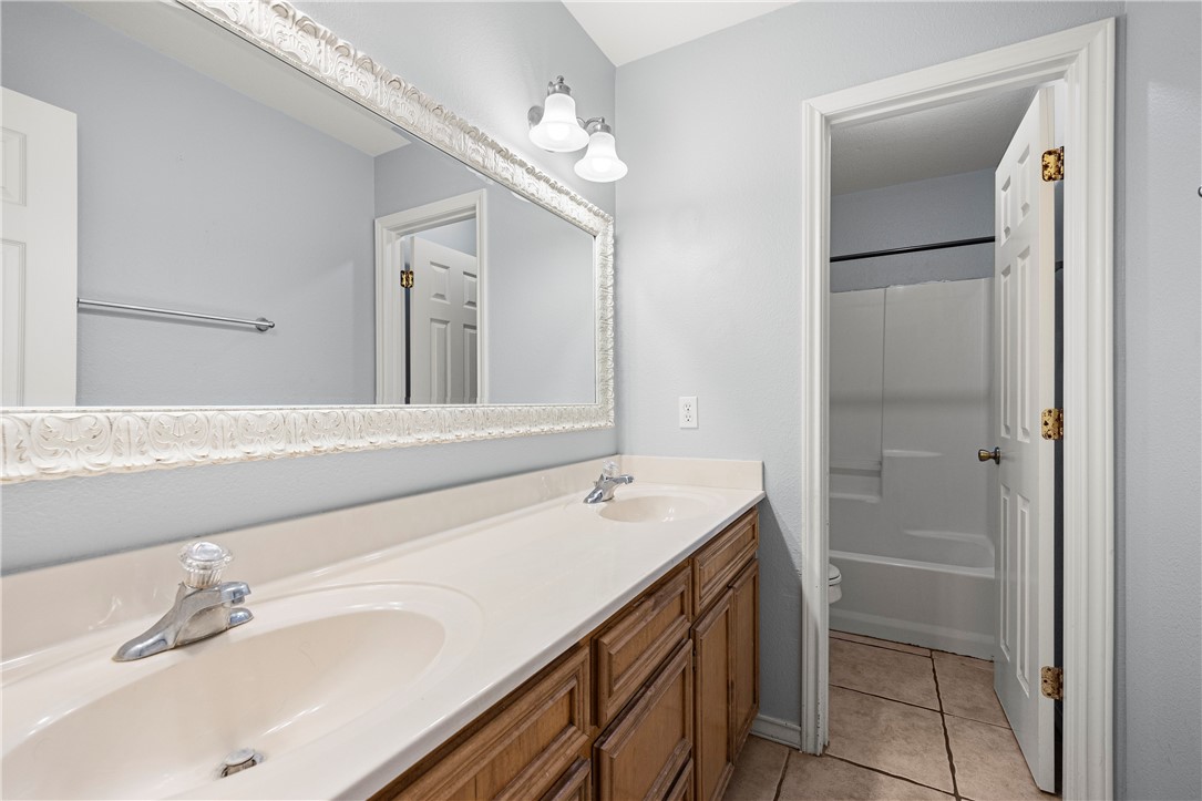 8302 Hailey Ct Property Photo 4
