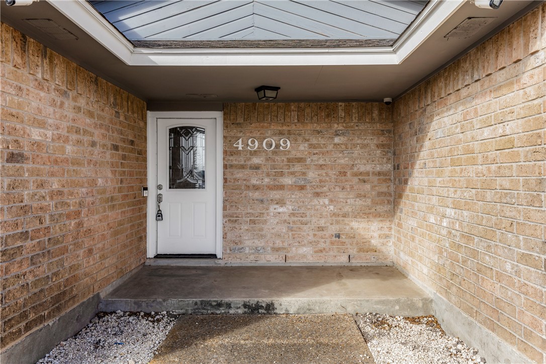 4909 Avenue C Property Photo 2