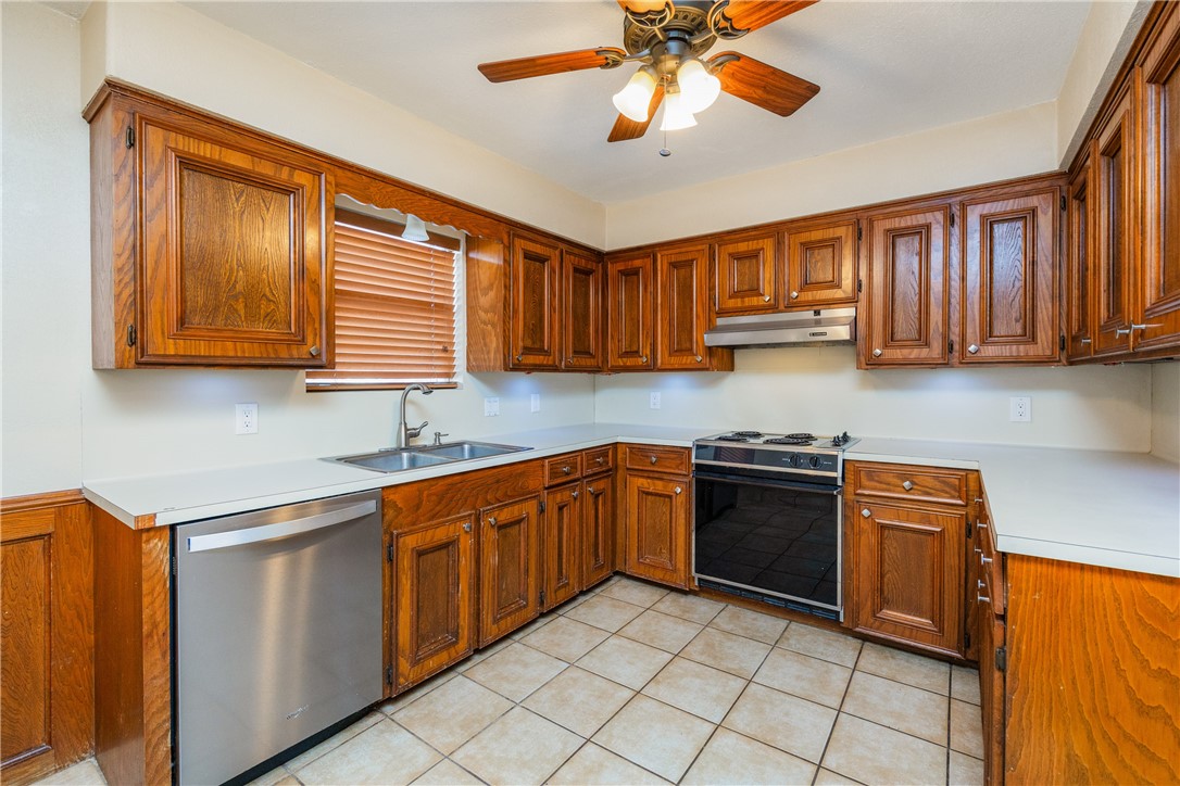 4909 Avenue C Property Photo 11