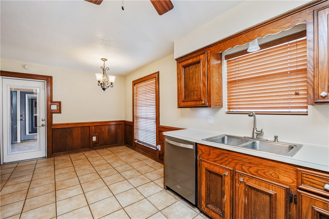4909 Avenue C Property Photo 13