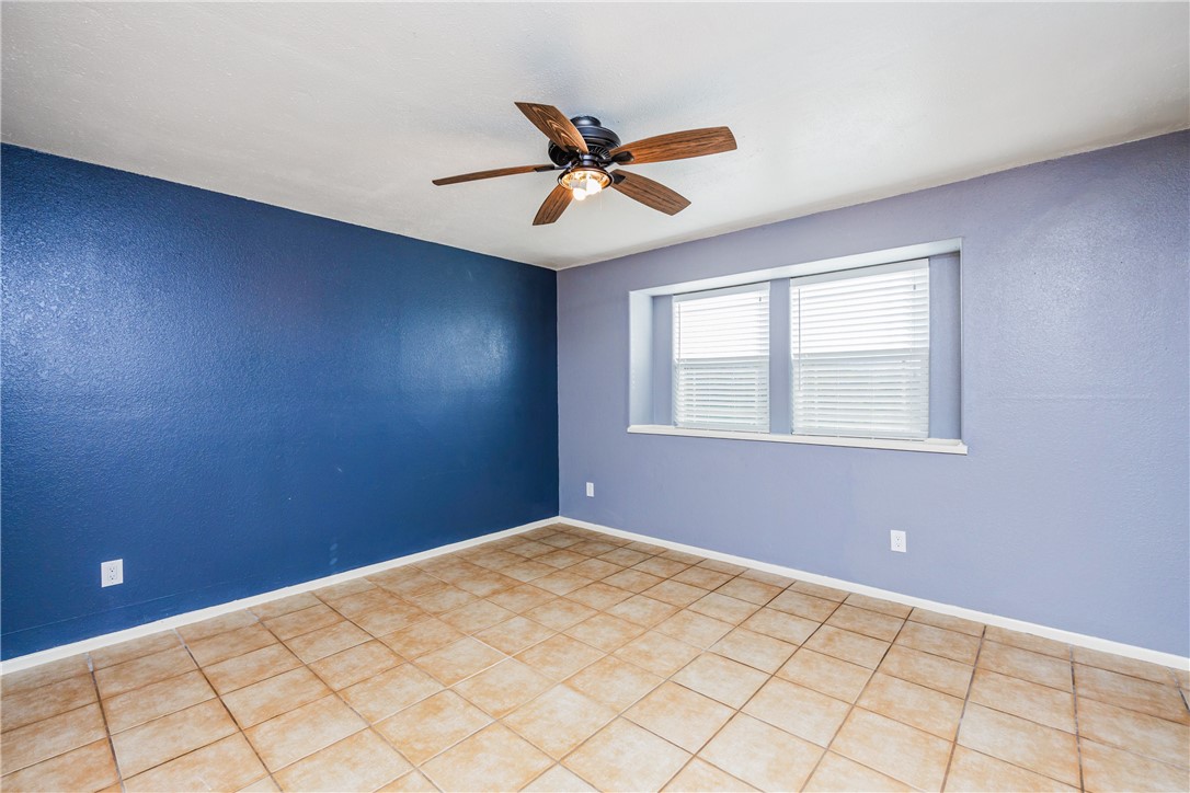 4909 Avenue C Property Photo 17