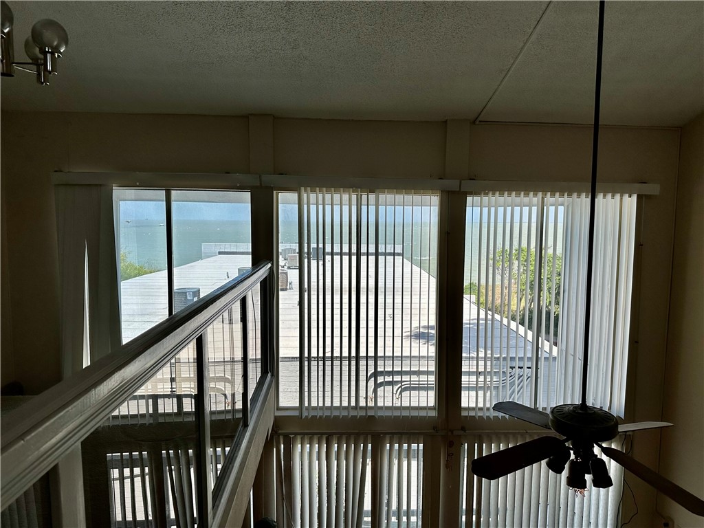 3402 Ocean Dr 8 Property Photo 3