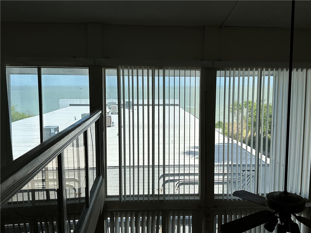 3402 Ocean Dr 8 Property Photo 5