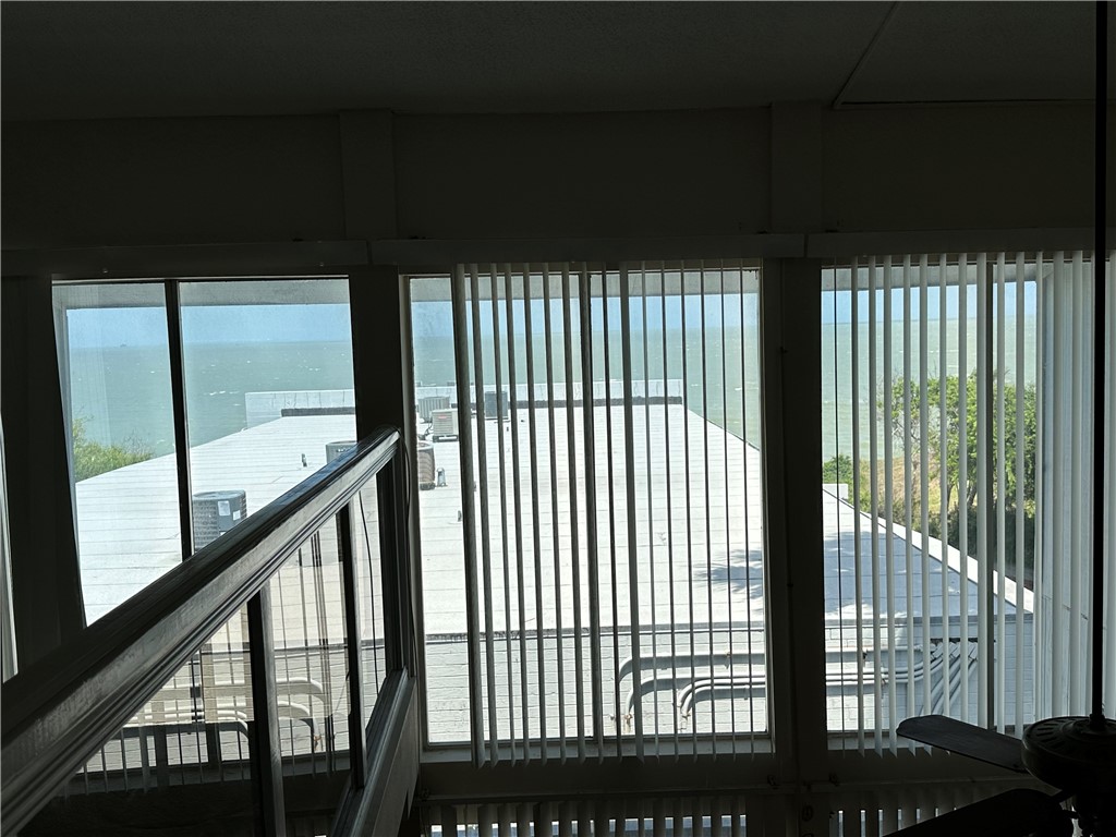 3402 Ocean Dr 8 Property Photo 7