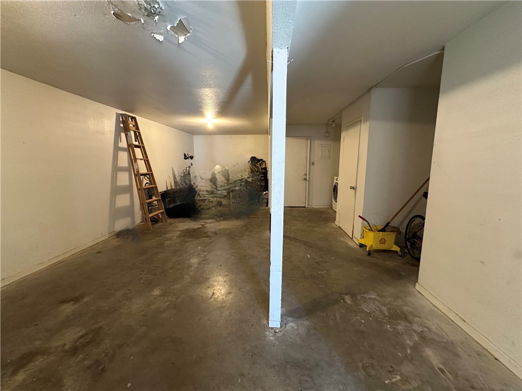 3402 Ocean Dr 8 Property Photo 17