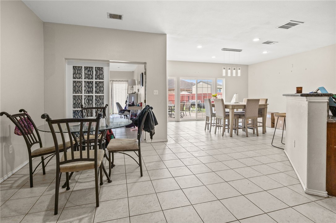 3613 Los Lagos Dr Property Photo 4