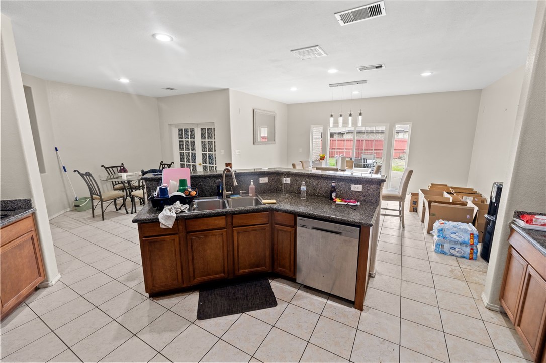 3613 Los Lagos Dr Property Photo 6