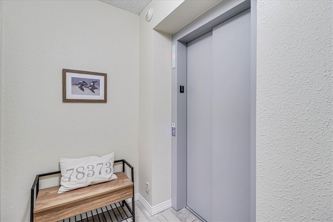 200 W Cotter C1 Property Photo 2