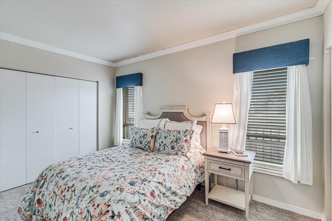 200 W Cotter C1 Property Photo 19