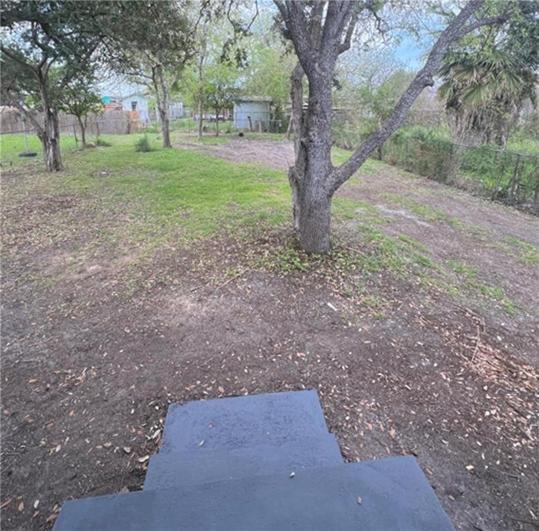 407 Jackson Ave Property Photo 10