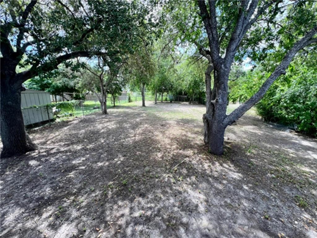 407 Jackson Ave Property Photo 11