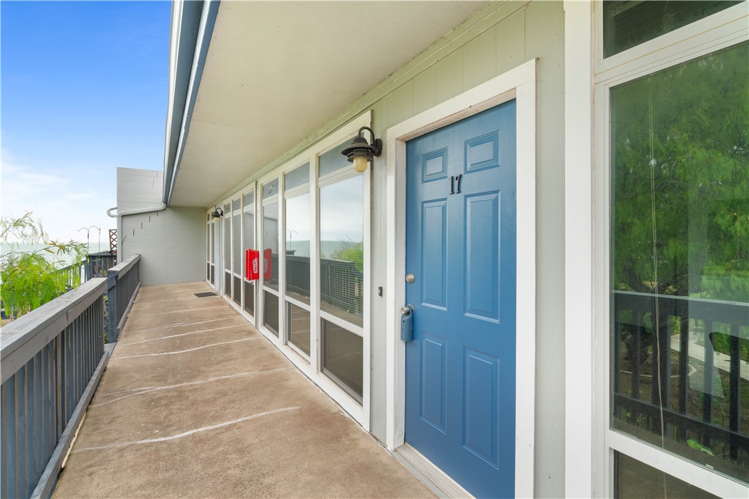 3402 Ocean Dr 17 Property Photo 2