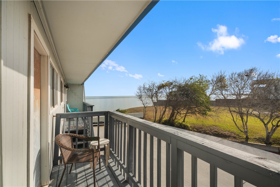 3402 Ocean Dr 17 Property Photo 3