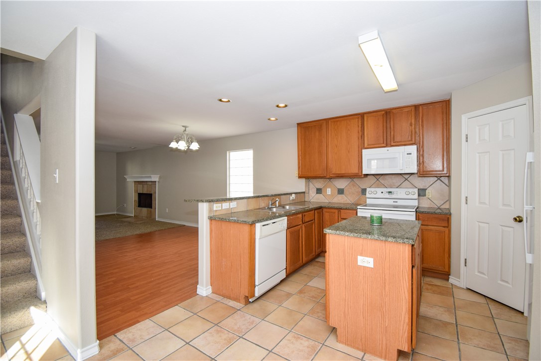 14435 Compass St D Property Photo 9