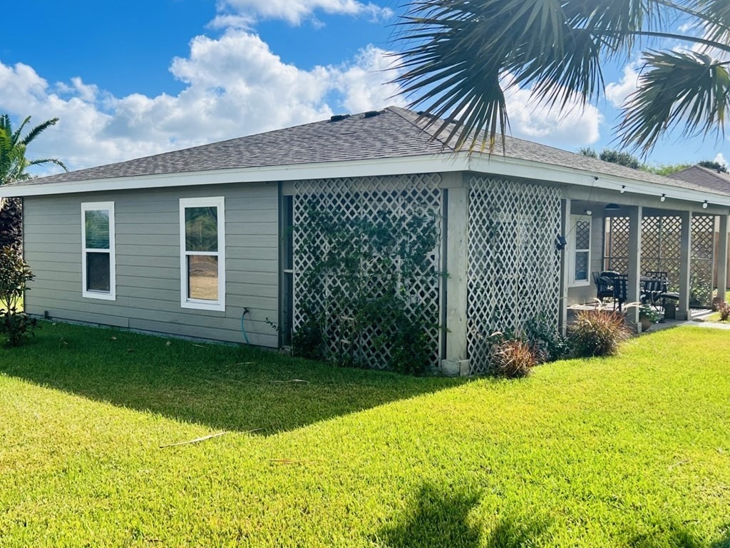 213 W Speckled Trout Property Photo 4