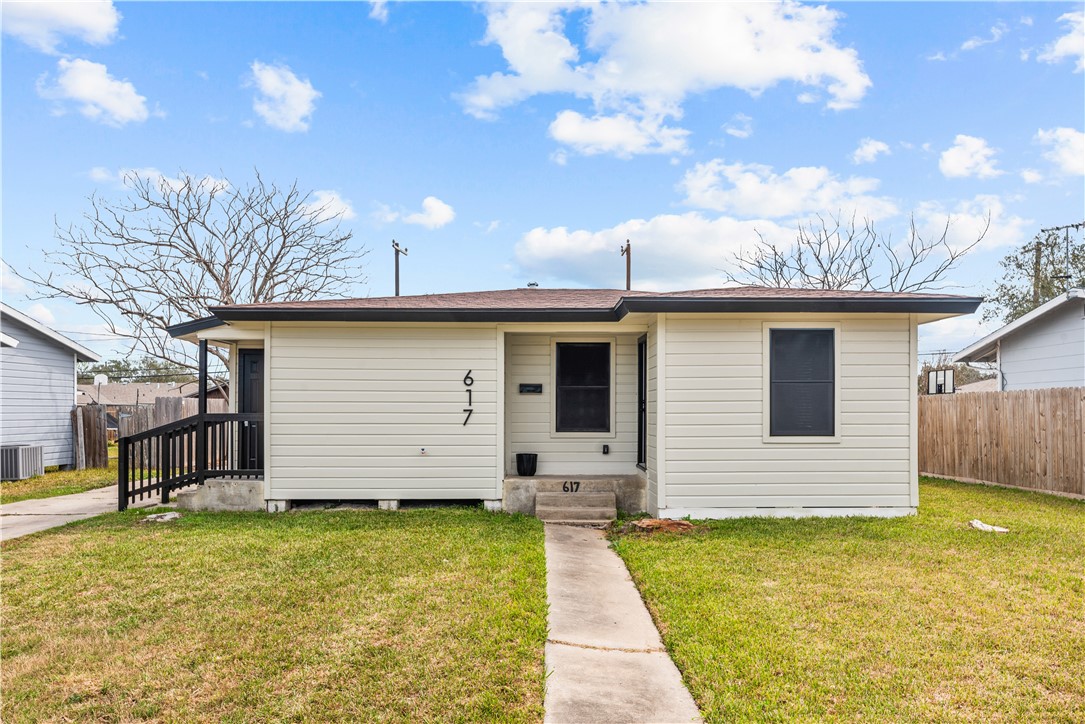 617 Pennington Dr Property Photo 1