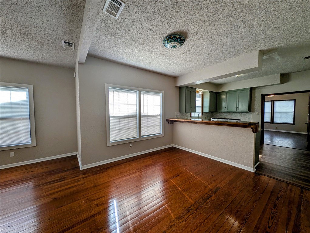 314 S Bee St Property Photo 5