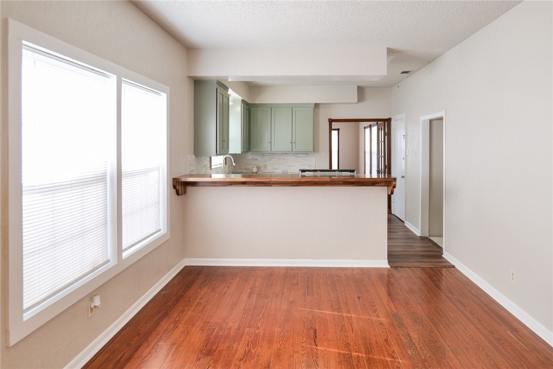 314 S Bee St Property Photo 6