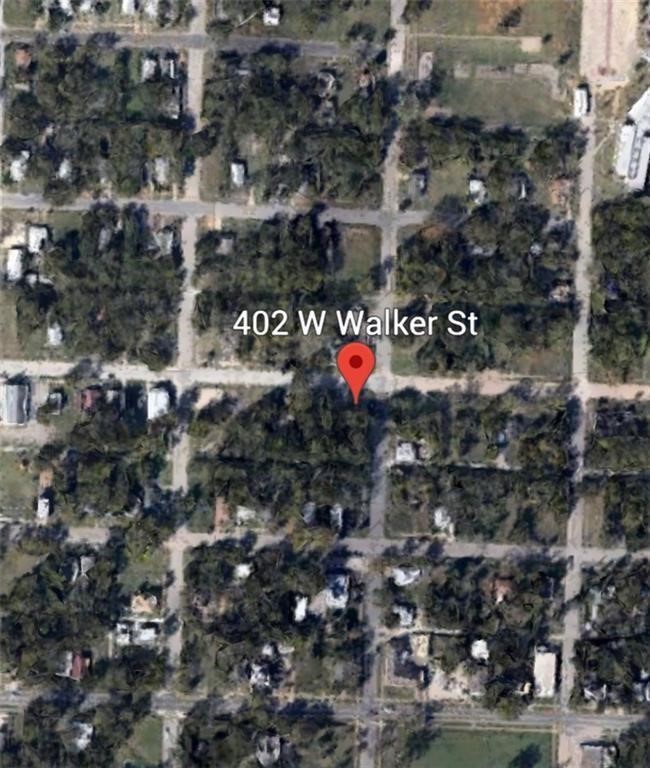 402 W Walker St Property Photo 3