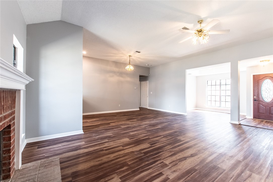 2209 Dorsey St Property Photo 6