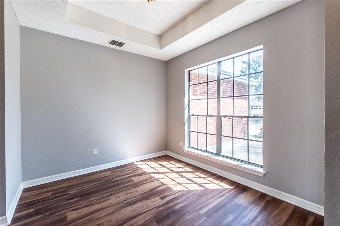 2209 Dorsey St Property Photo 11