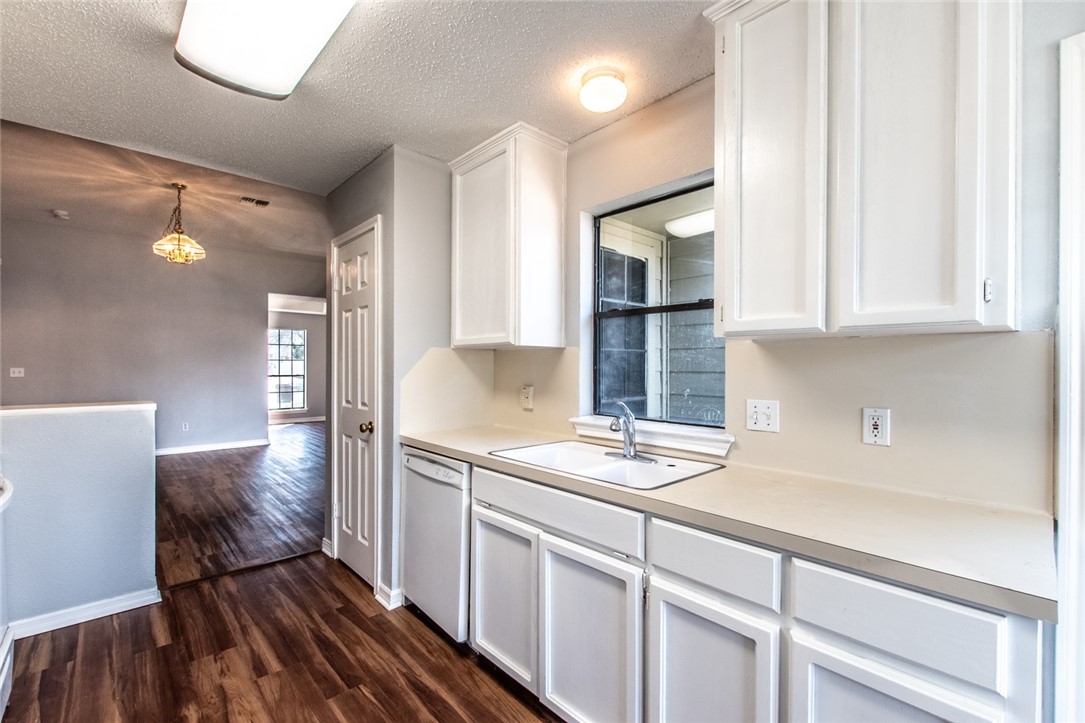 2209 Dorsey St Property Photo 17