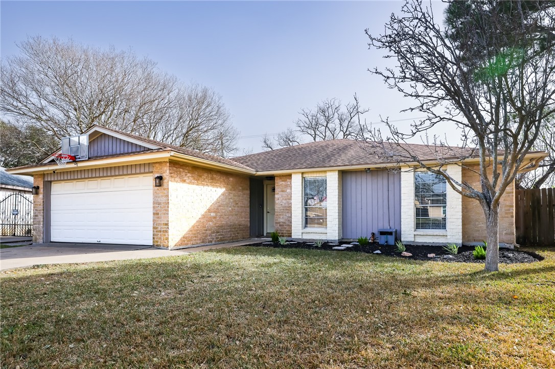 6371 Fitzhugh Dr Property Photo