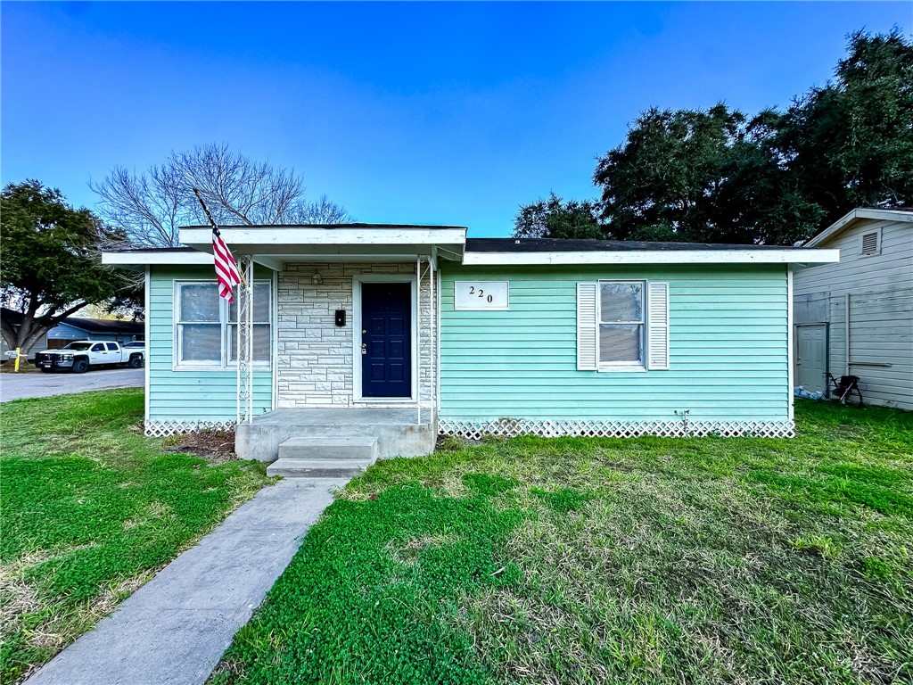 220 Fairview Dr Property Photo
