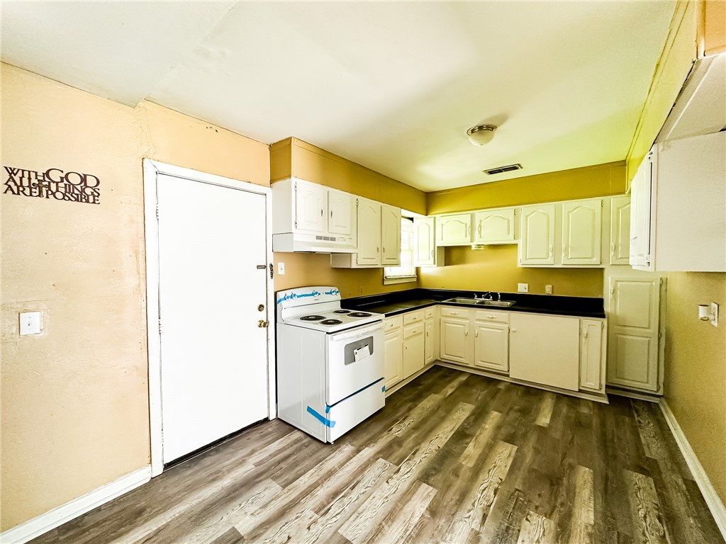 220 Fairview Dr Property Photo 4