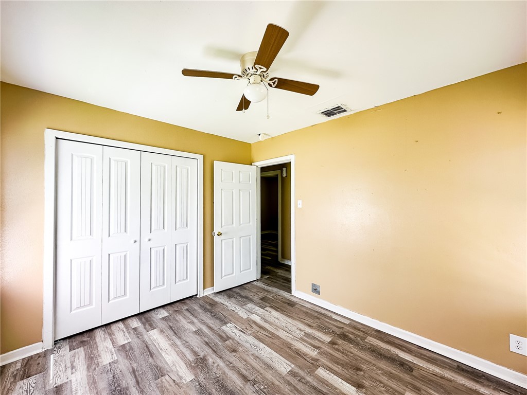 220 Fairview Dr Property Photo 8