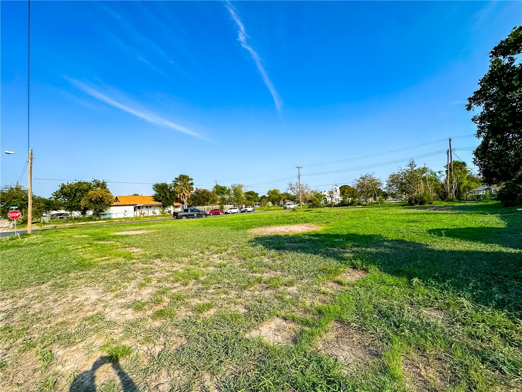 429 E Richard Ave Property Photo 4