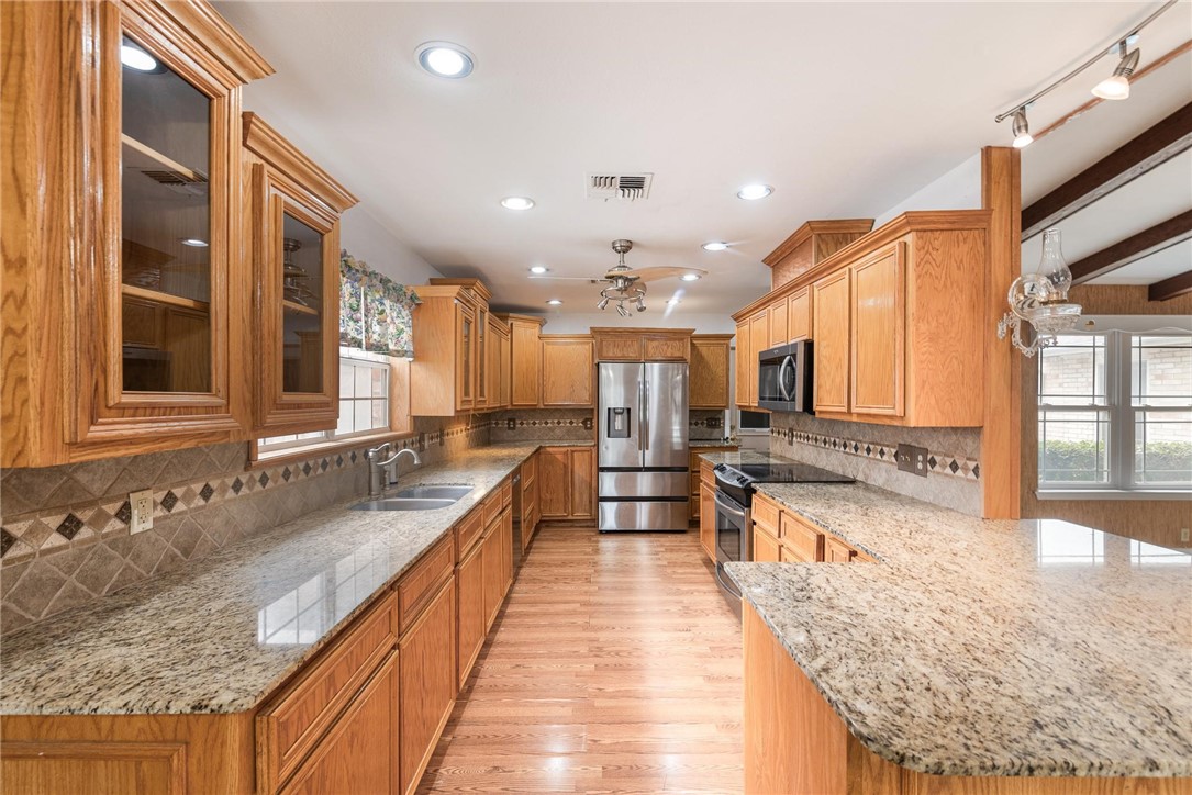 14114 Bounty Ave Property Photo 6