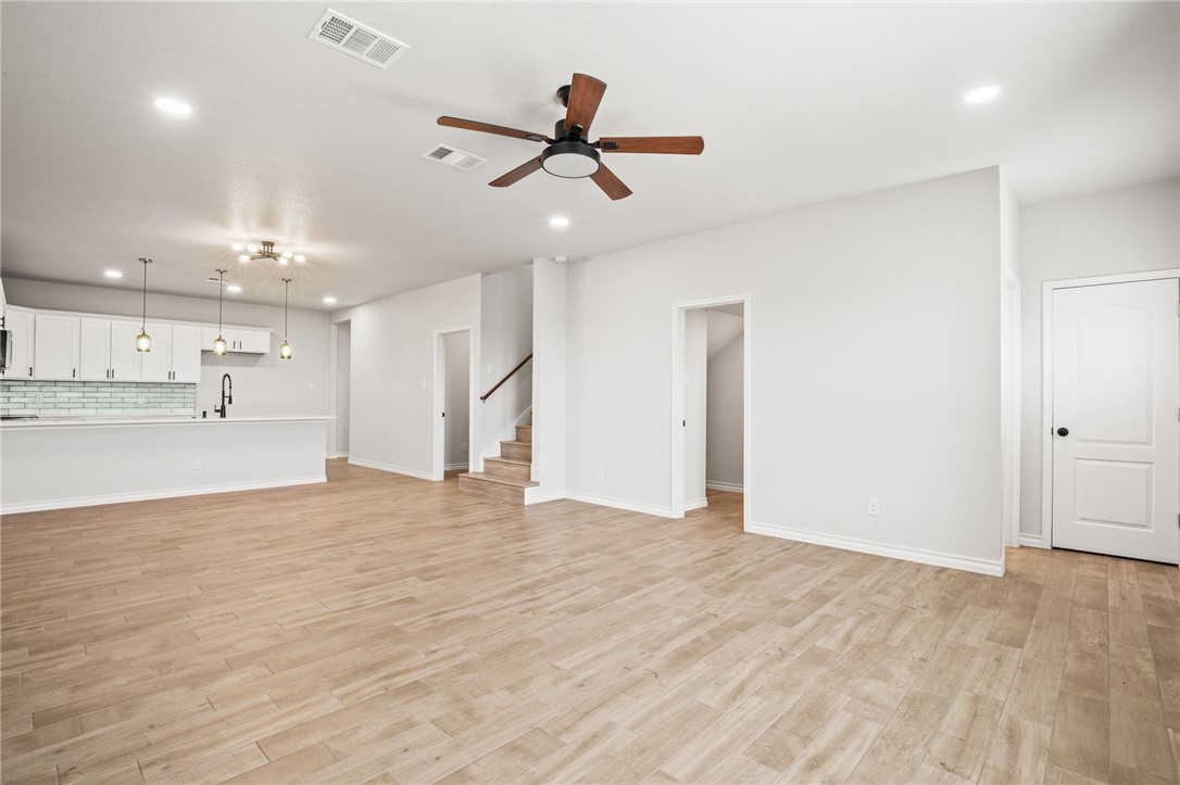 15217 Windward Dr 403 Property Photo 3