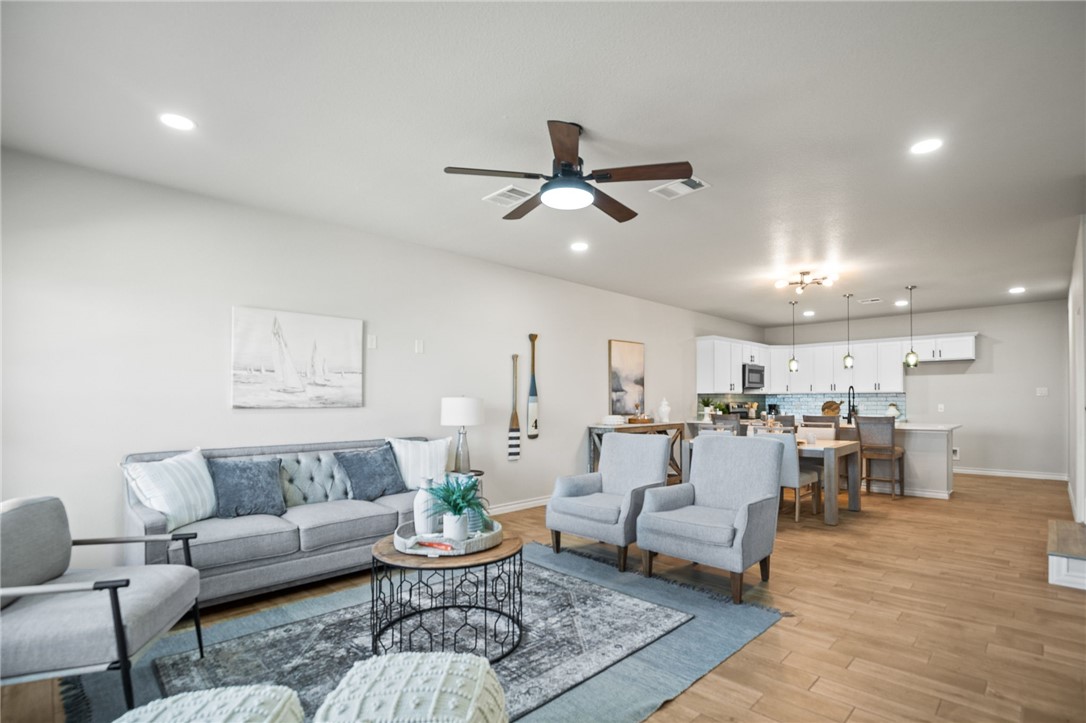 15217 Windward Dr 403 Property Photo 3