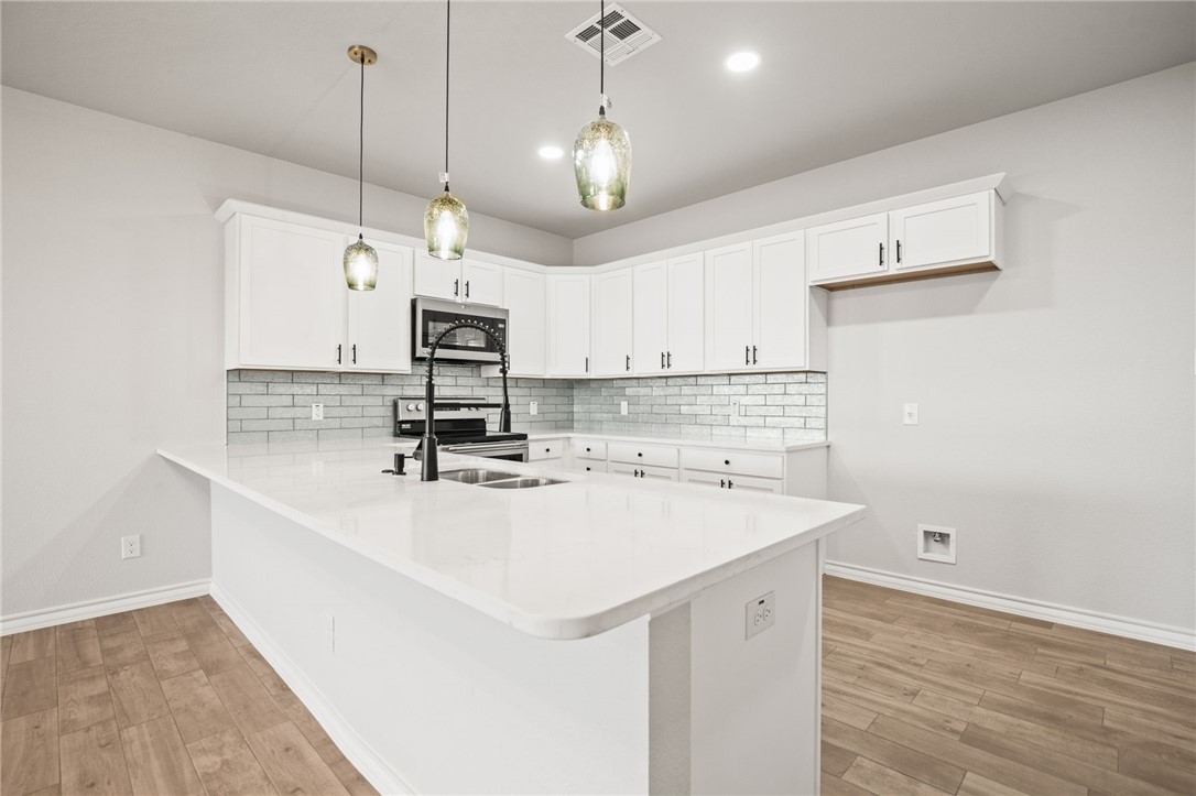 15217 Windward Dr 403 Property Photo 5