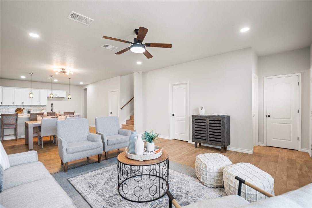 15217 Windward Dr 403 Property Photo 5