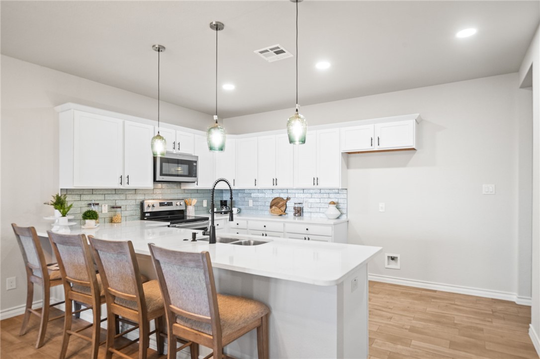 15217 Windward Dr 403 Property Photo 8