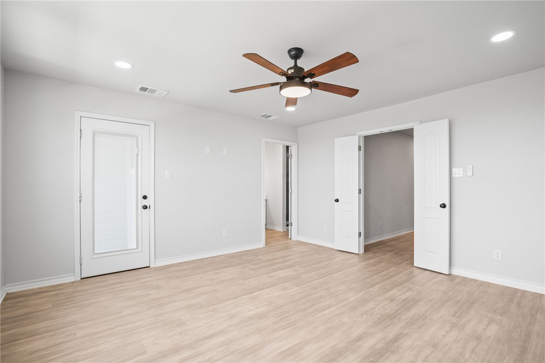 15217 Windward Dr 403 Property Photo 13