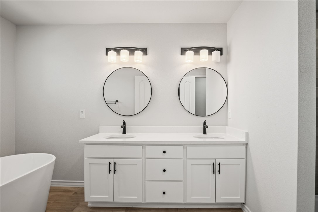 15217 Windward Dr 403 Property Photo 14