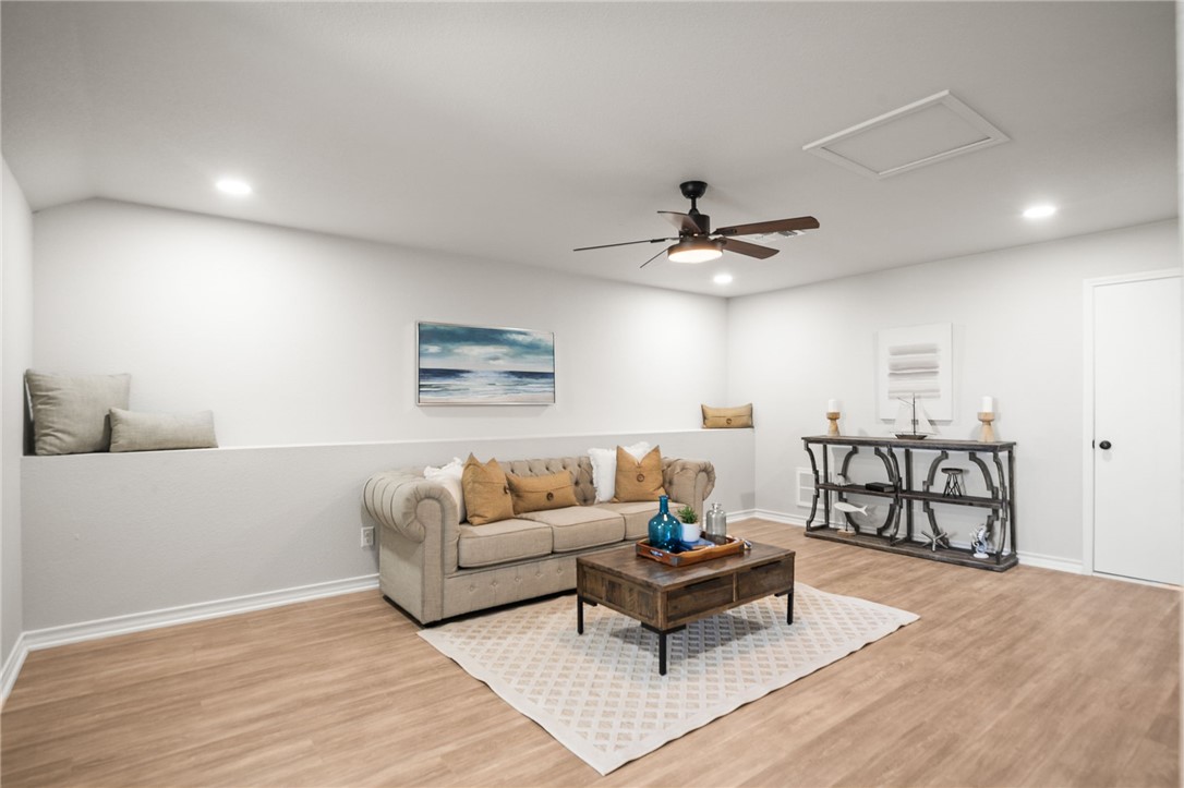 15217 Windward Dr 403 Property Photo 14