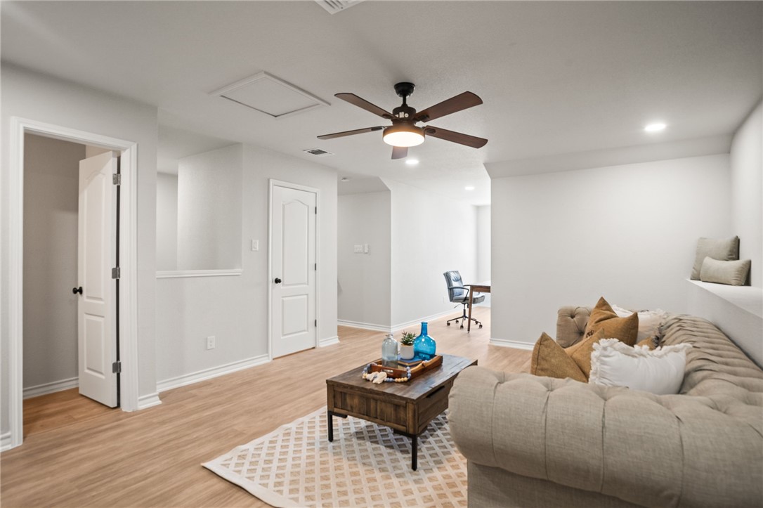 15217 Windward Dr 403 Property Photo 15