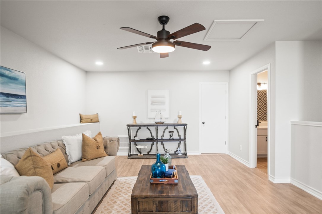 15217 Windward Dr 403 Property Photo 16