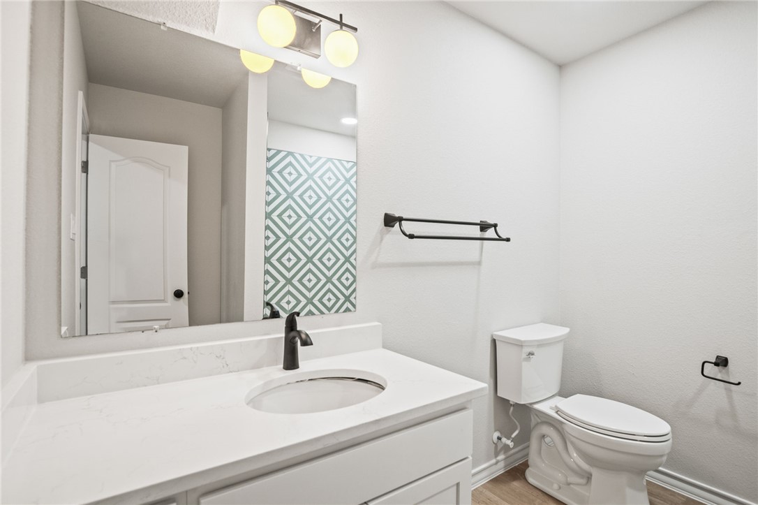 15217 Windward Dr 403 Property Photo 23