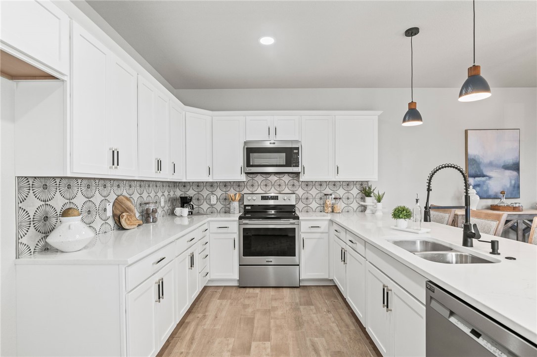 15217 Windward Dr 404 Property Photo 5
