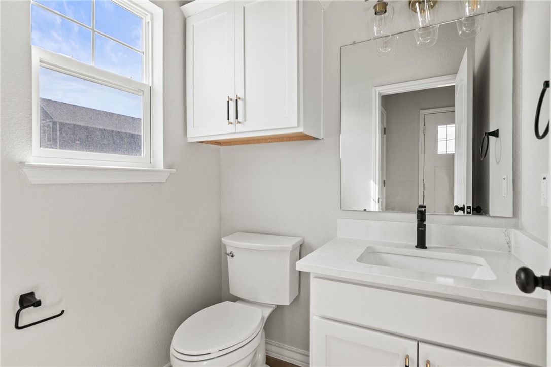 15217 Windward Dr 404 Property Photo 8