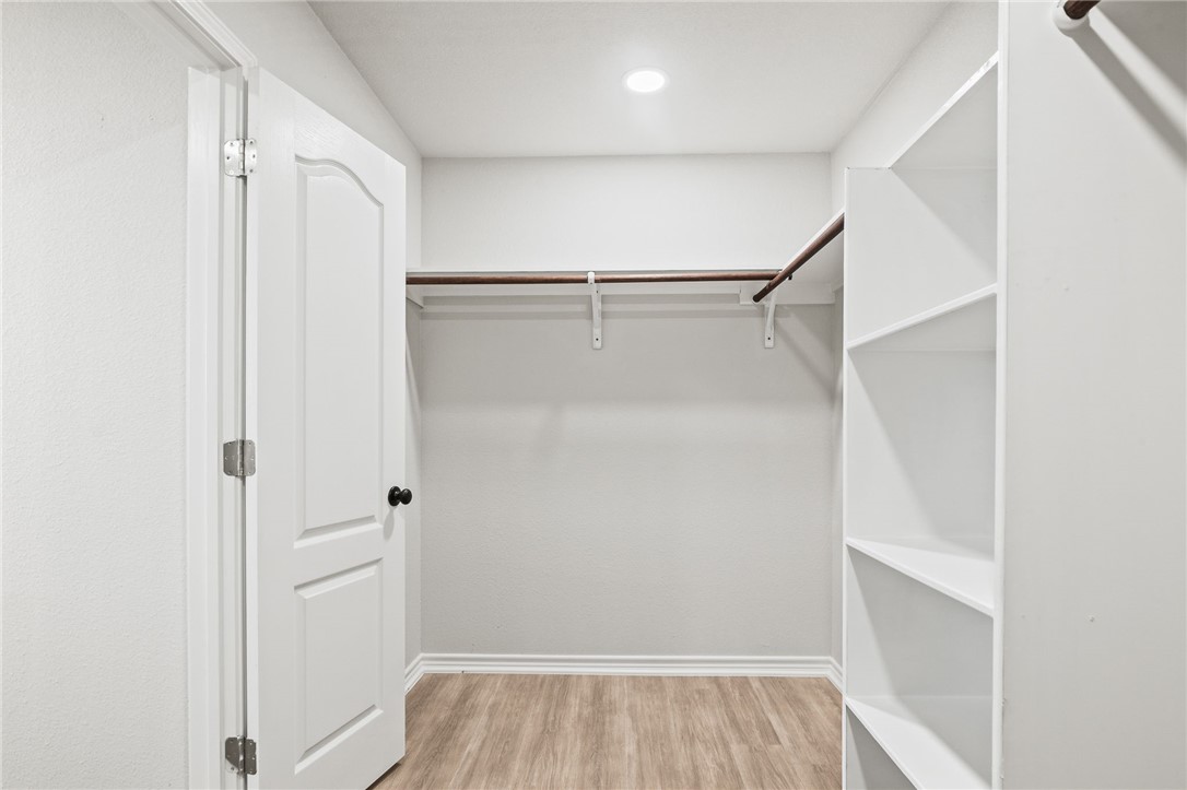 15217 Windward Dr 404 Property Photo 15