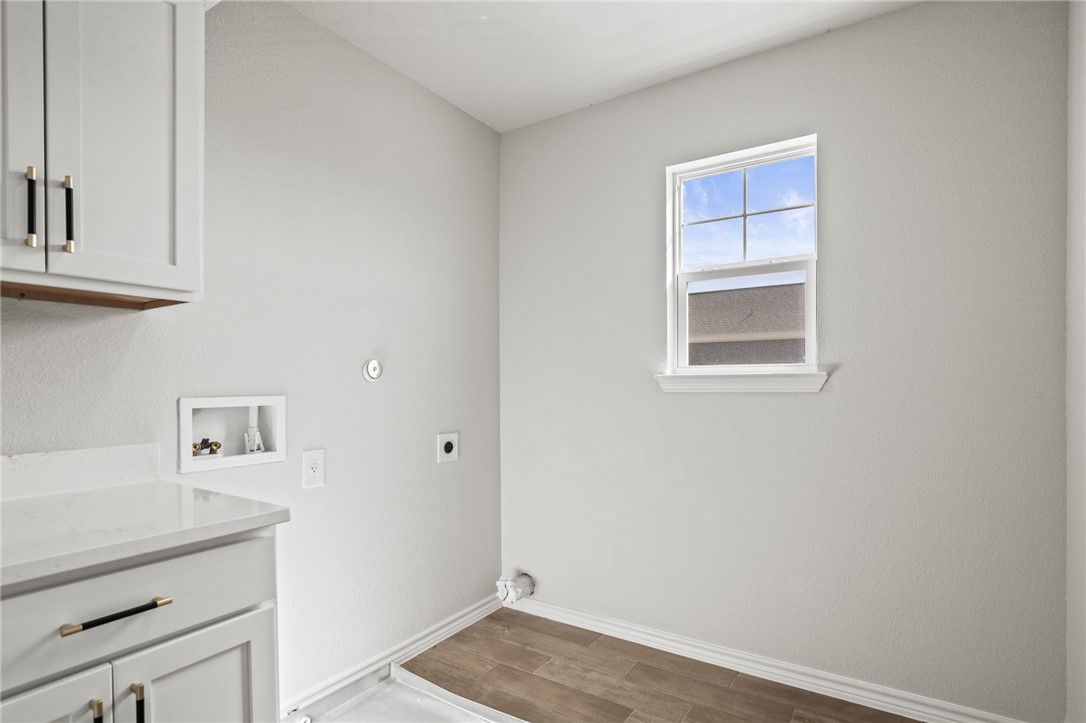 15217 Windward Dr 404 Property Photo 16